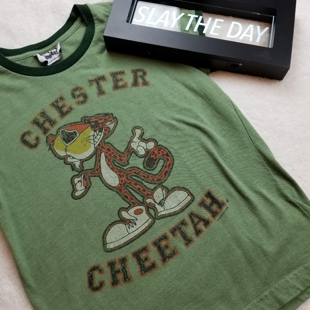 Green Vintage Chester Cheetah T-shirt. Size S.